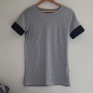 Gray t-shirt with black sleeve